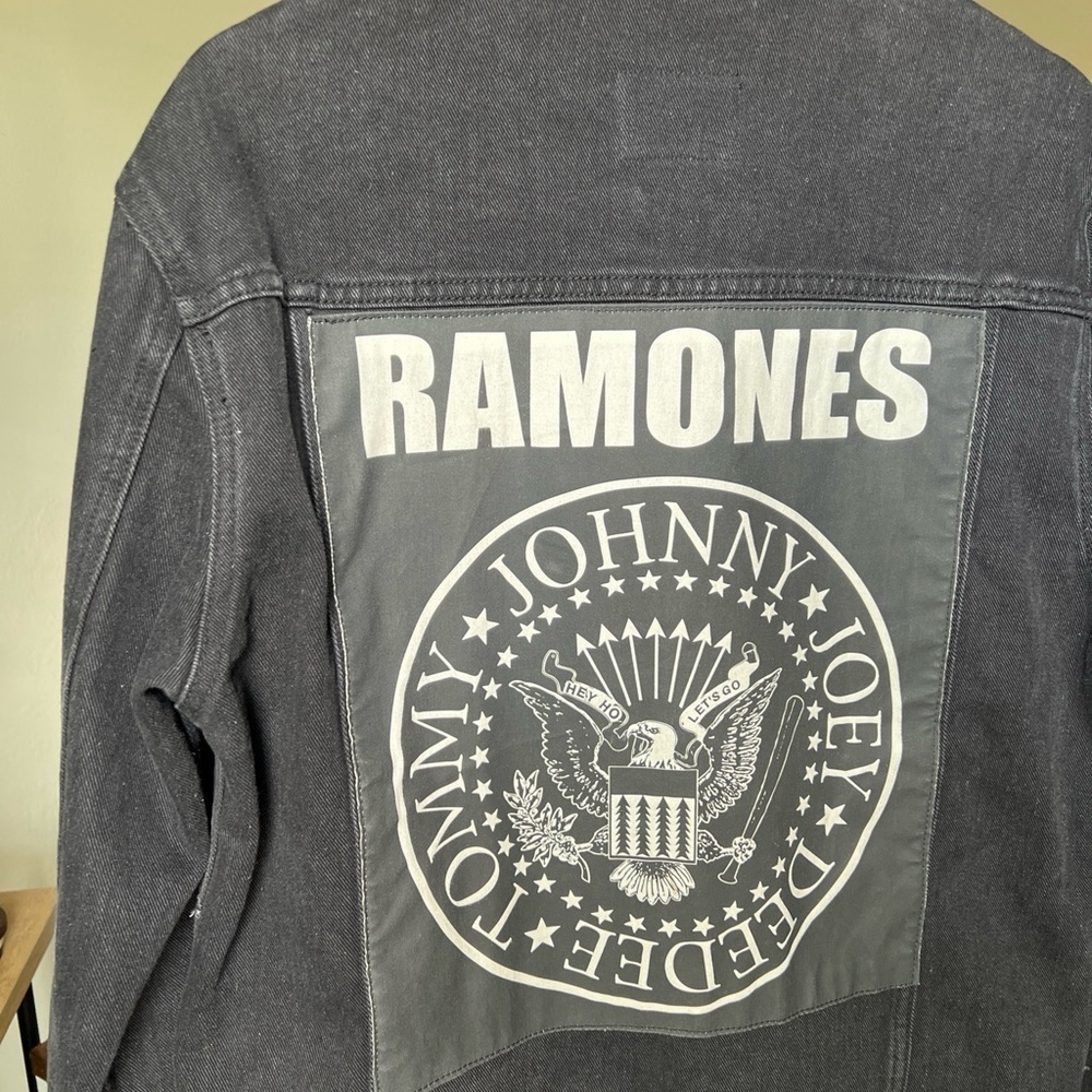 Ramones Vintage Style Black Jean Jacket Size XS - Picture 9 of 15